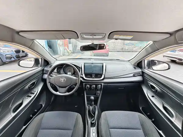 Toyota Yaris L 2017