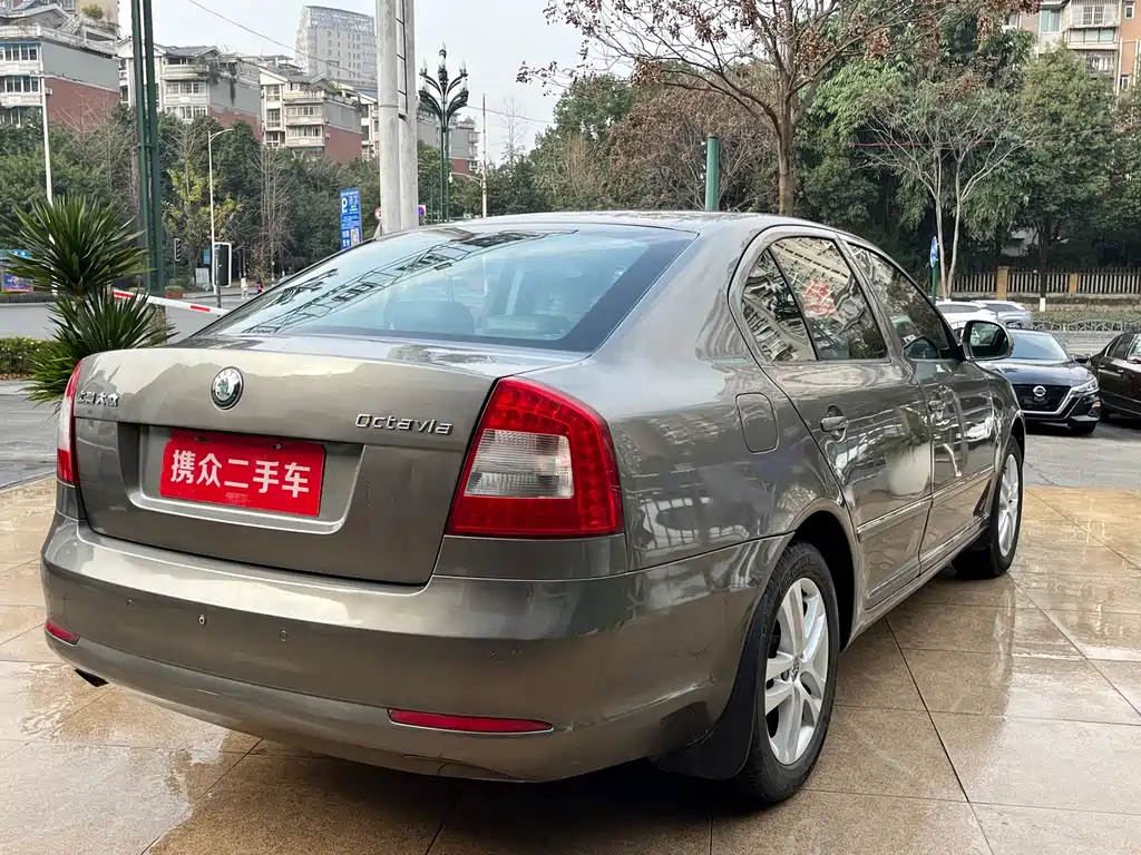 Skoda Octavia 2013 — фото 14