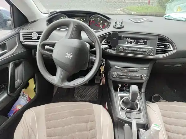 Peugeot 308S 2015