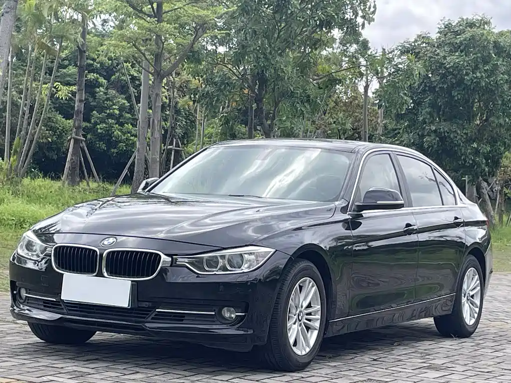 BMW 3 Series 2016 — фото 1