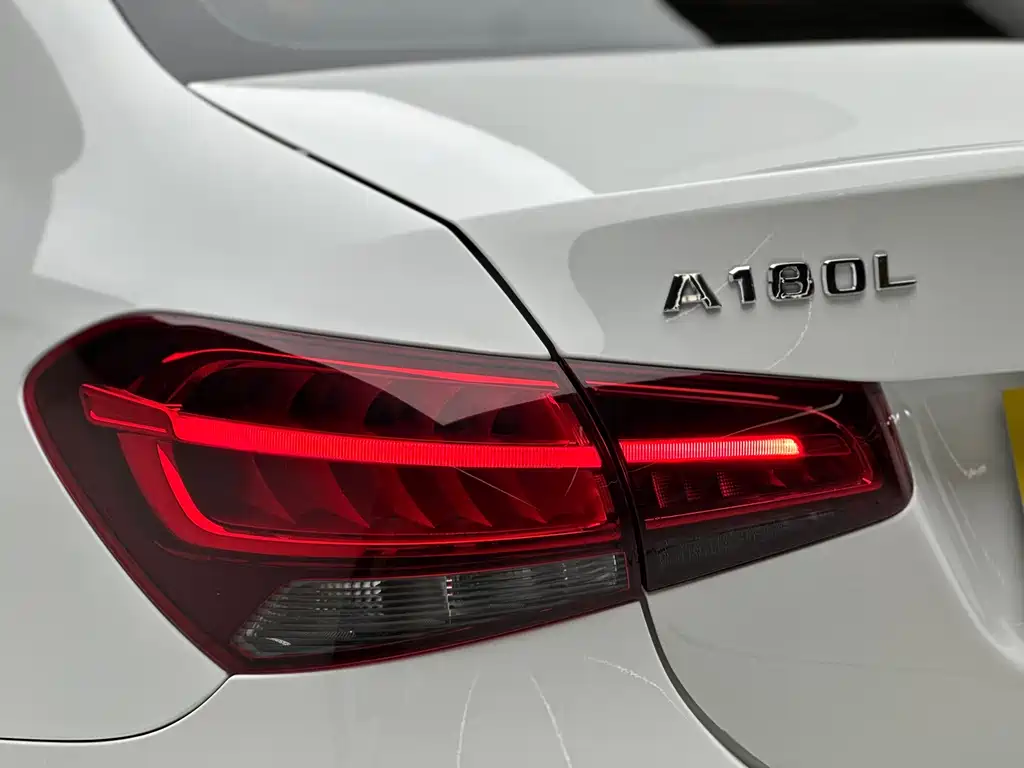 Mercedes-Benz A-Class 2019 — фото 18