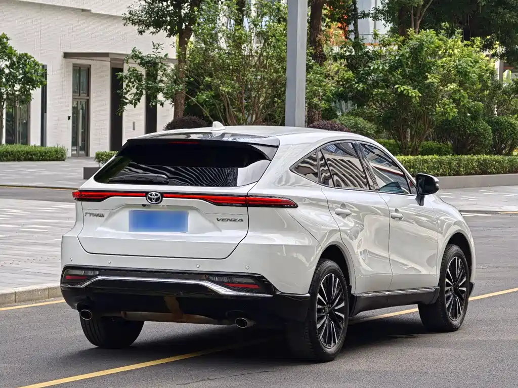 Toyota Venza 2022 — фото 16