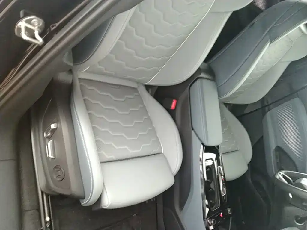 Audi Q6L e-tron 2025 — фото 25