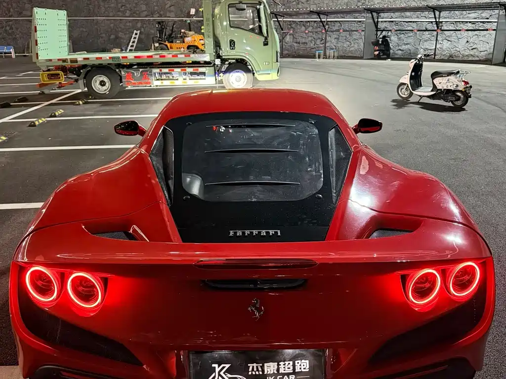 Ferrari F8 2022 — фото 6