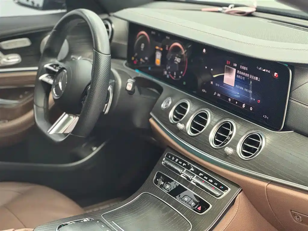 Mercedes-Benz E-Class 2021 — фото 10