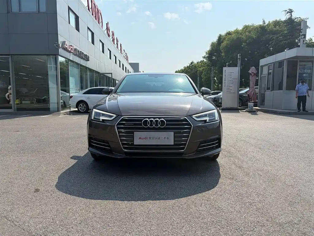 Audi A4L 2017 — фото 2