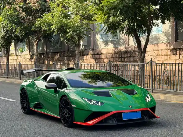 Lamborghini Huracan 2022