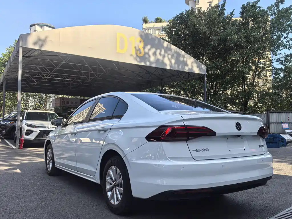 Volkswagen Bora 2021