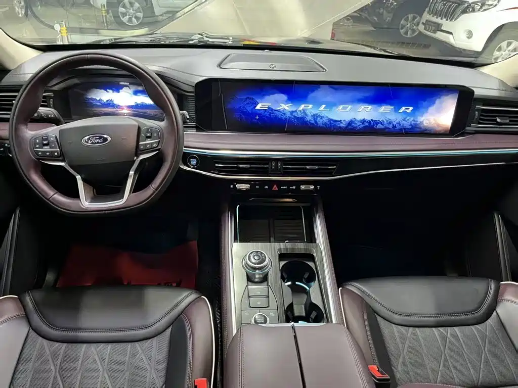 Ford Explorer 2023 — фото 11