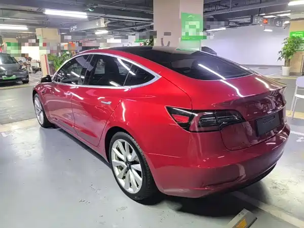 Tesla Model 3 2020