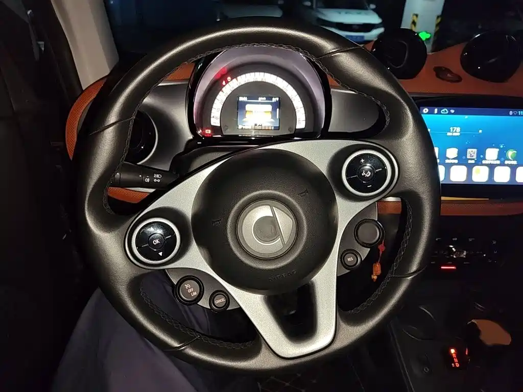 smart fortwo 2017 — фото 3