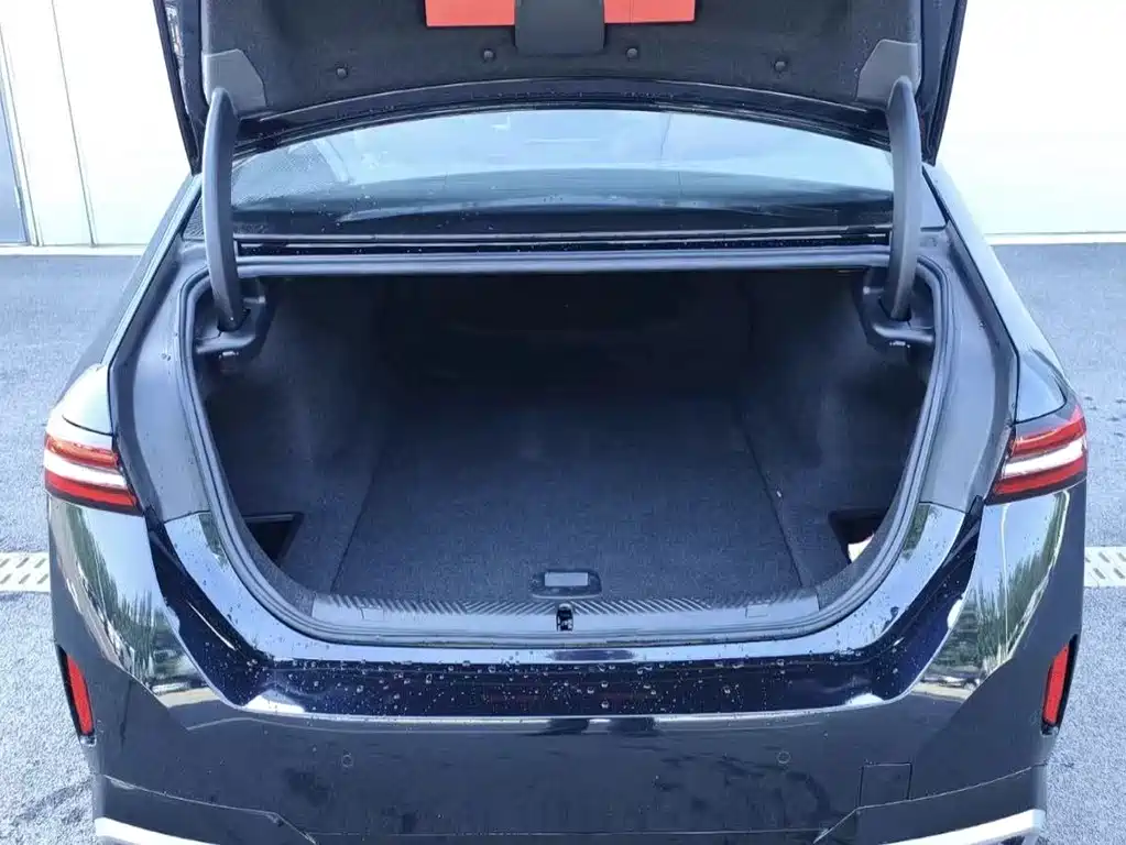 BMW i5 2025 — фото 14