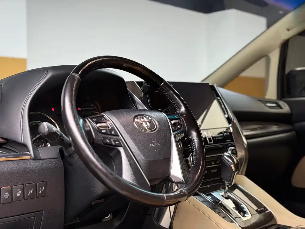Toyota Vellfire 2020 — фото 9