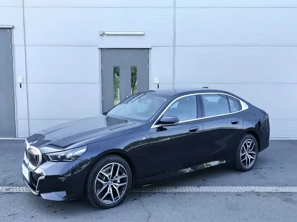 BMW i5 2025
