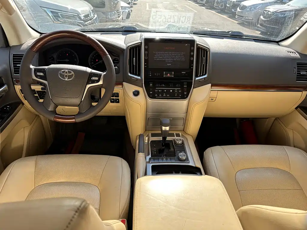 Toyota Land Cruiser 2018 — фото 12