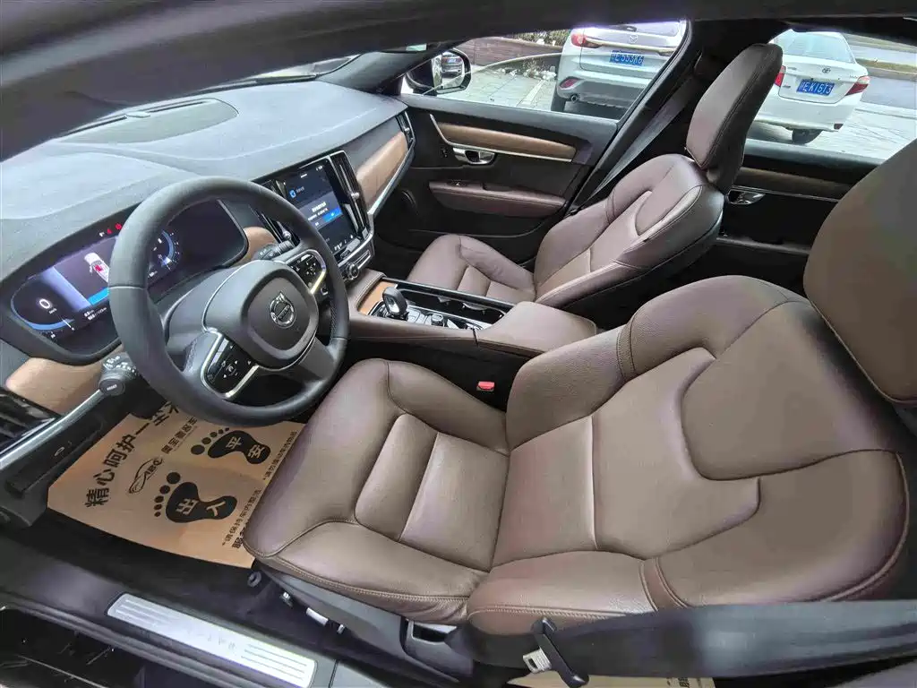 Volvo S90 2022 — фото 12
