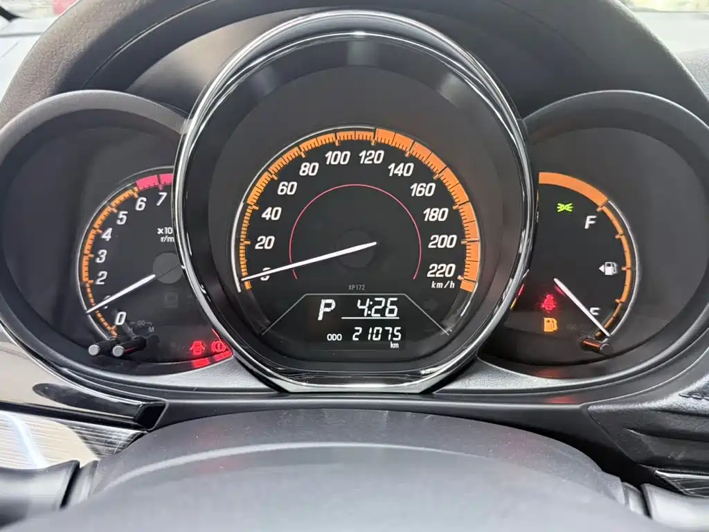 Toyota Yaris L 2022 — фото 14