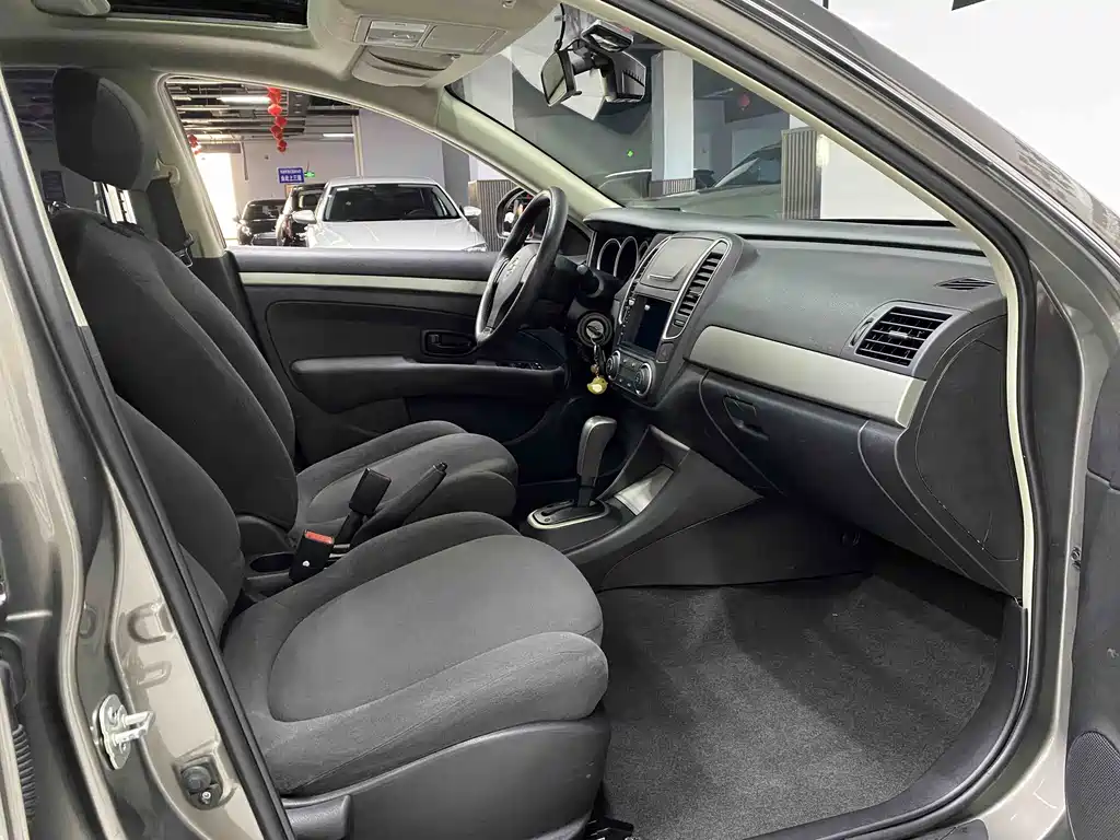 Nissan Sylphy 2017 — фото 16