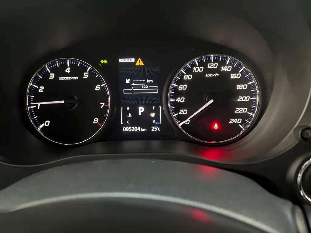 Mitsubishi Outlander 2021 — фото 19