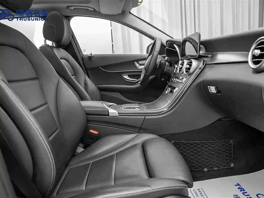 Mercedes-Benz C-Class 2019 — фото 15