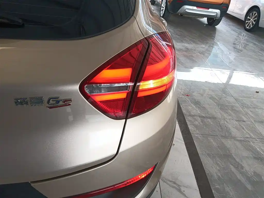 Geely Emgrand GS 2018 — фото 24