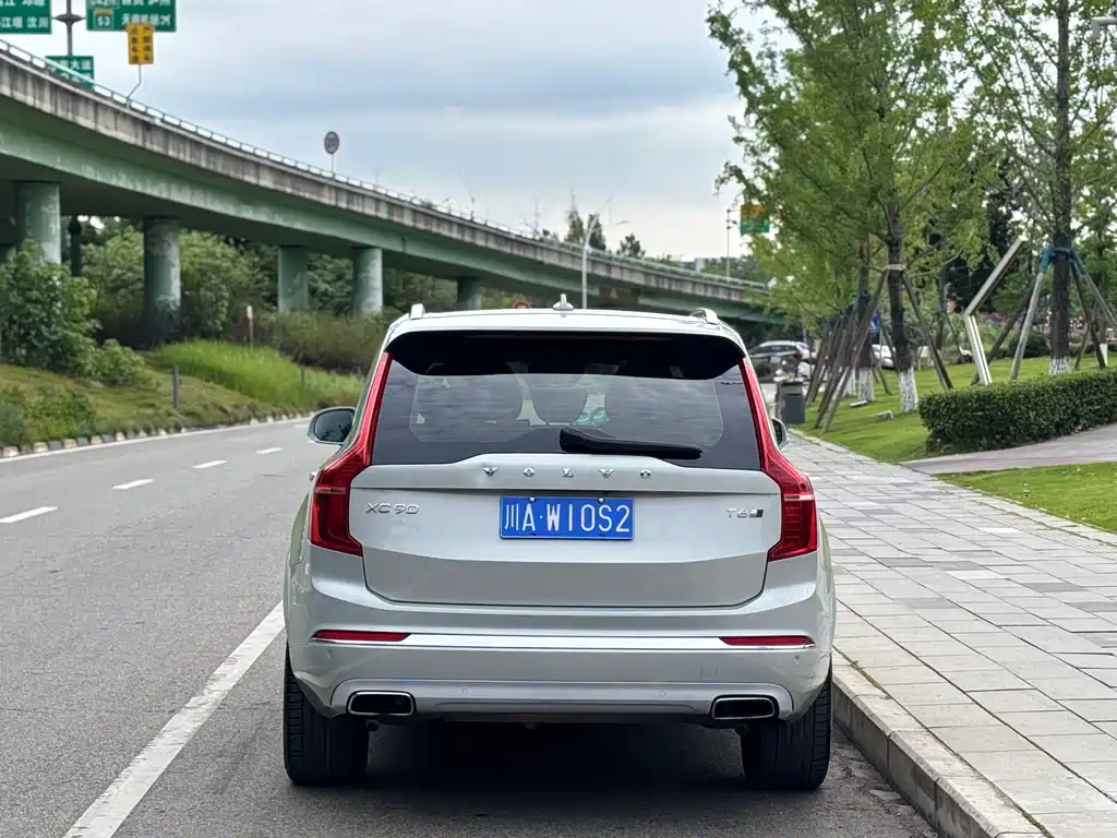 Volvo XC90 2020 — фото 16