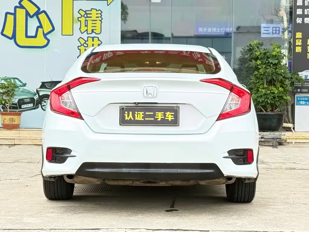 Honda Civic 2017 — фото 17