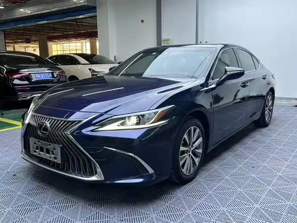 Lexus ES 2018