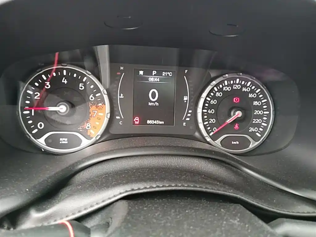 Jeep Renegade 2020 — фото 12