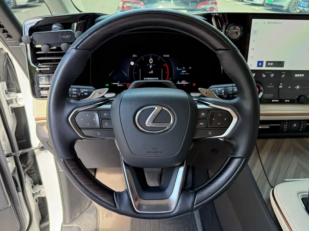 Lexus LM 2025 — фото 7