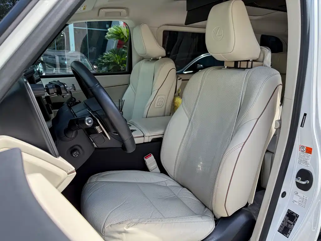 Lexus LM 2025 — фото 14