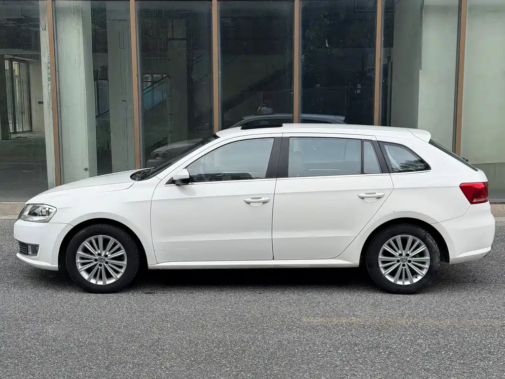 Volkswagen Gran Lavida 2013