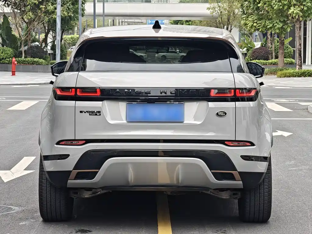 Land Rover Evoque 2024 — фото 11