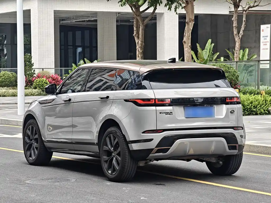 Land Rover Evoque 2024 — фото 13