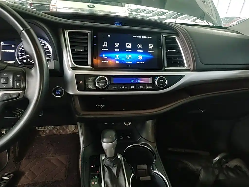 Toyota Highlander 2022 — фото 13