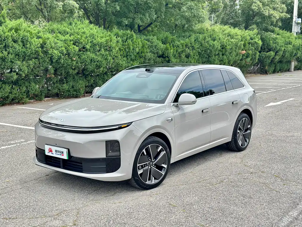 Li Auto Li L6 2025