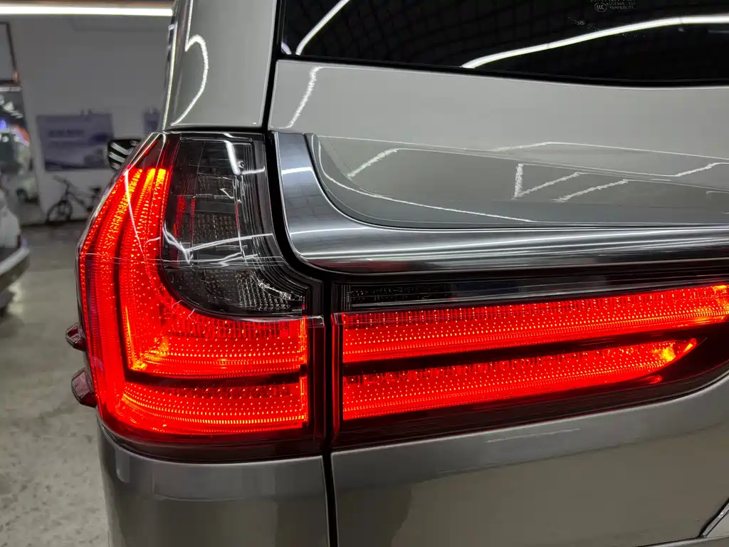 Lexus LX 2019 — фото 24