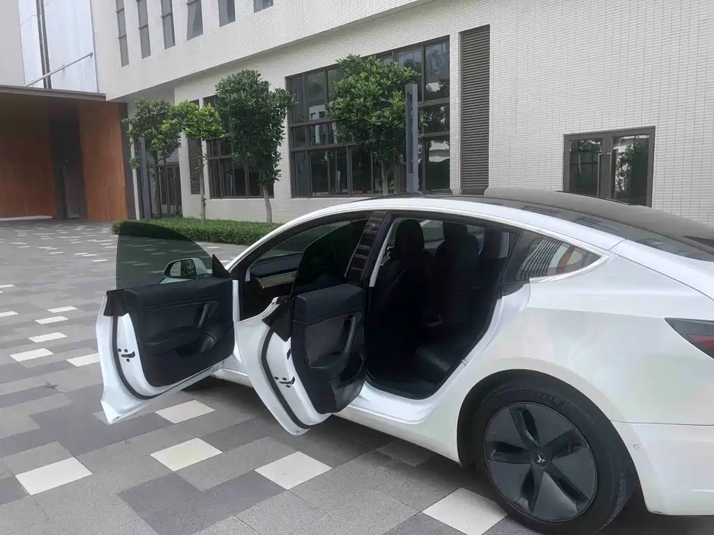 Tesla Model 3 2019 — фото 13