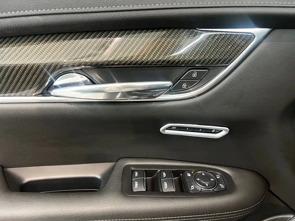 Cadillac XT6 2020 — фото 10