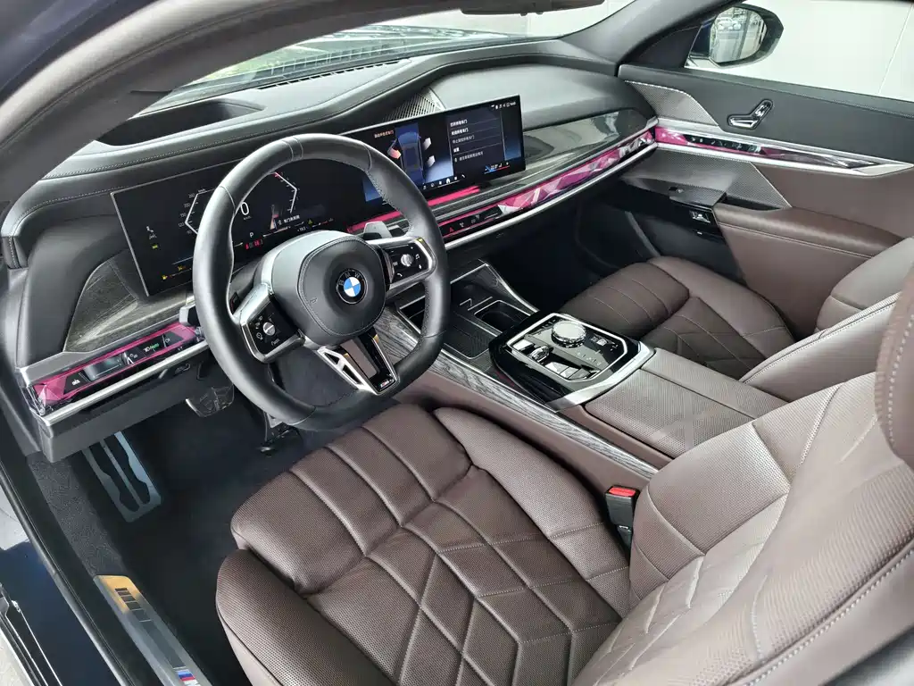 BMW 7 Series 2024 — фото 10