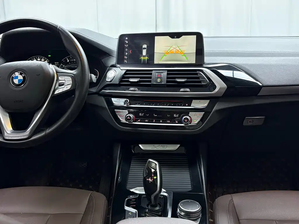 BMW X3 2018 — фото 12