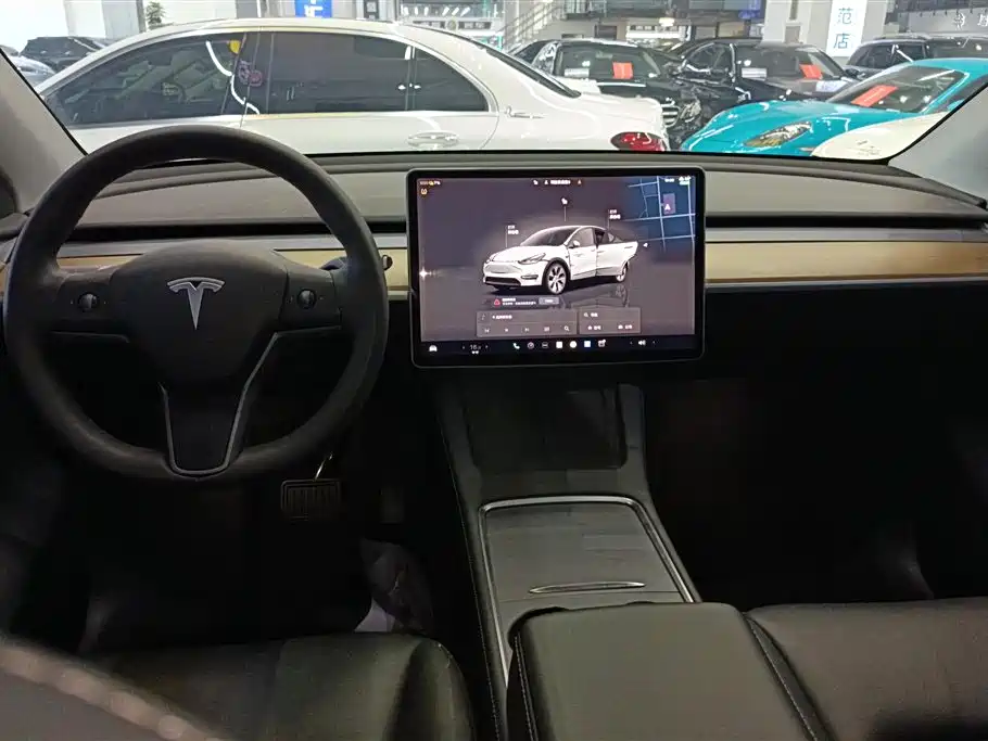 Tesla Model Y 2022 — фото 12