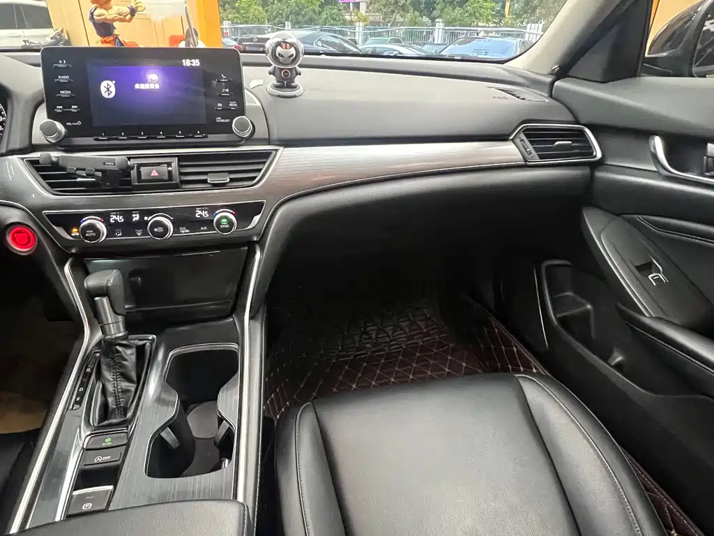 Honda Accord 2020 — фото 16
