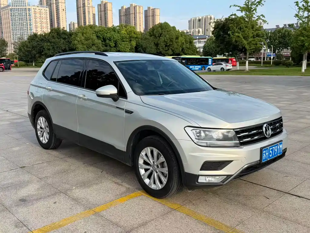 Volkswagen Tiguan L 2017 — фото 3