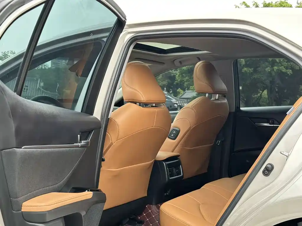 Toyota Camry 2021 — фото 13