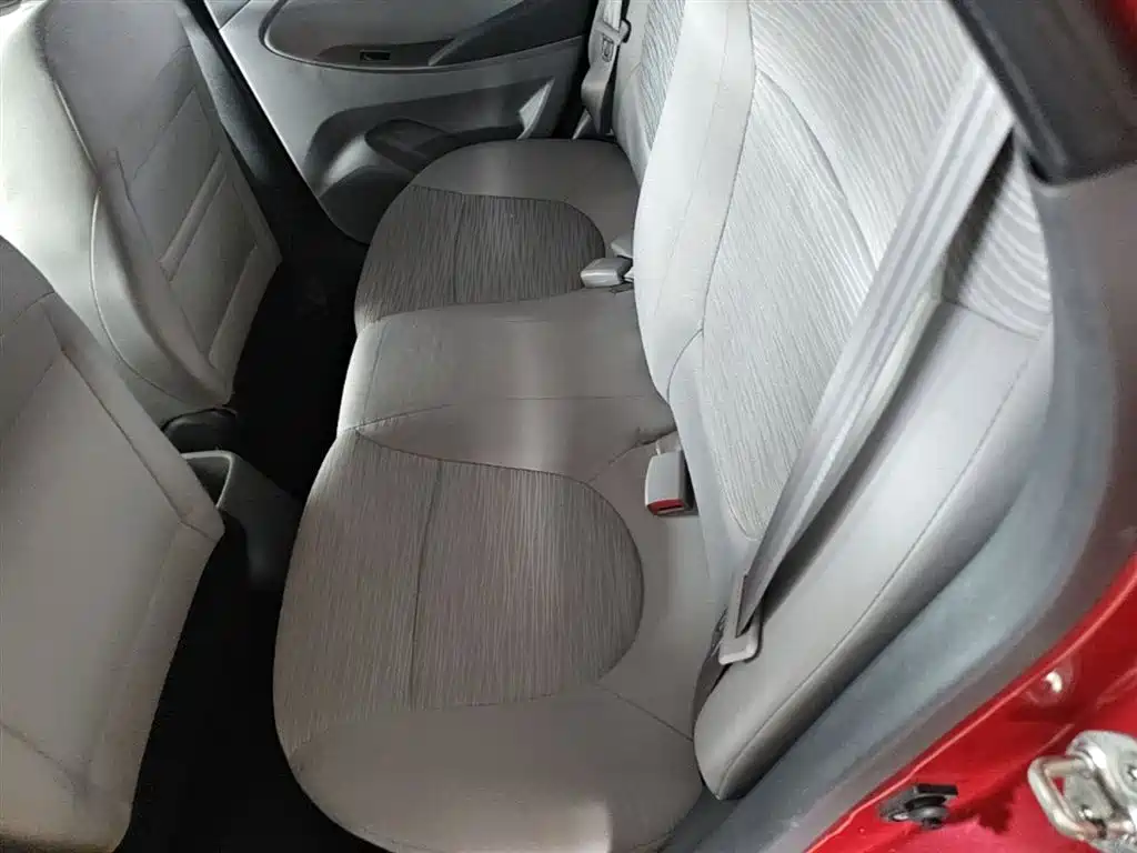 Hyundai Verna 2015 — фото 17