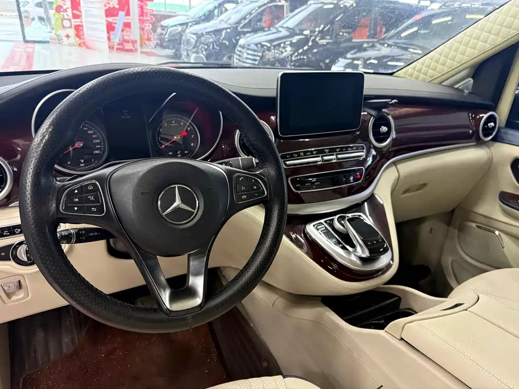 Mercedes-Benz V-Class 2016 — фото 4