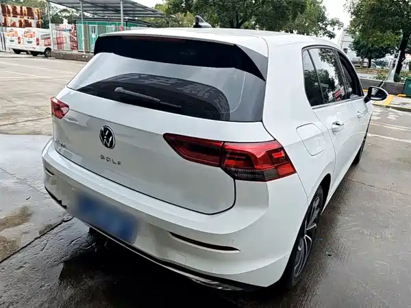 Volkswagen Golf 2021