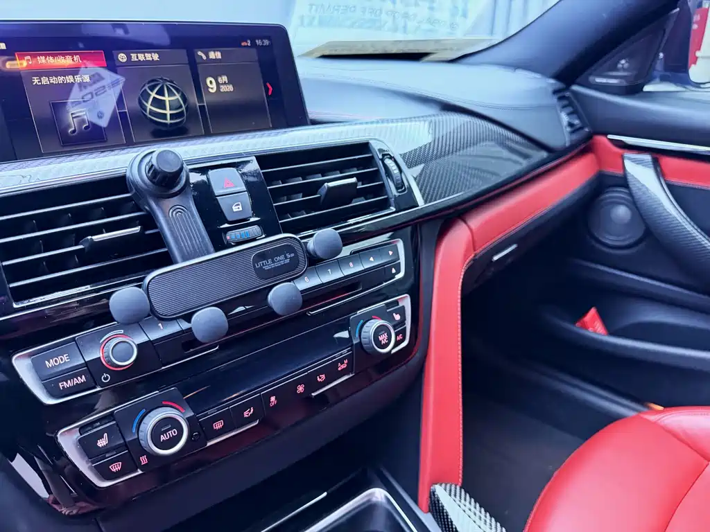 BMW M4 2018 — фото 21