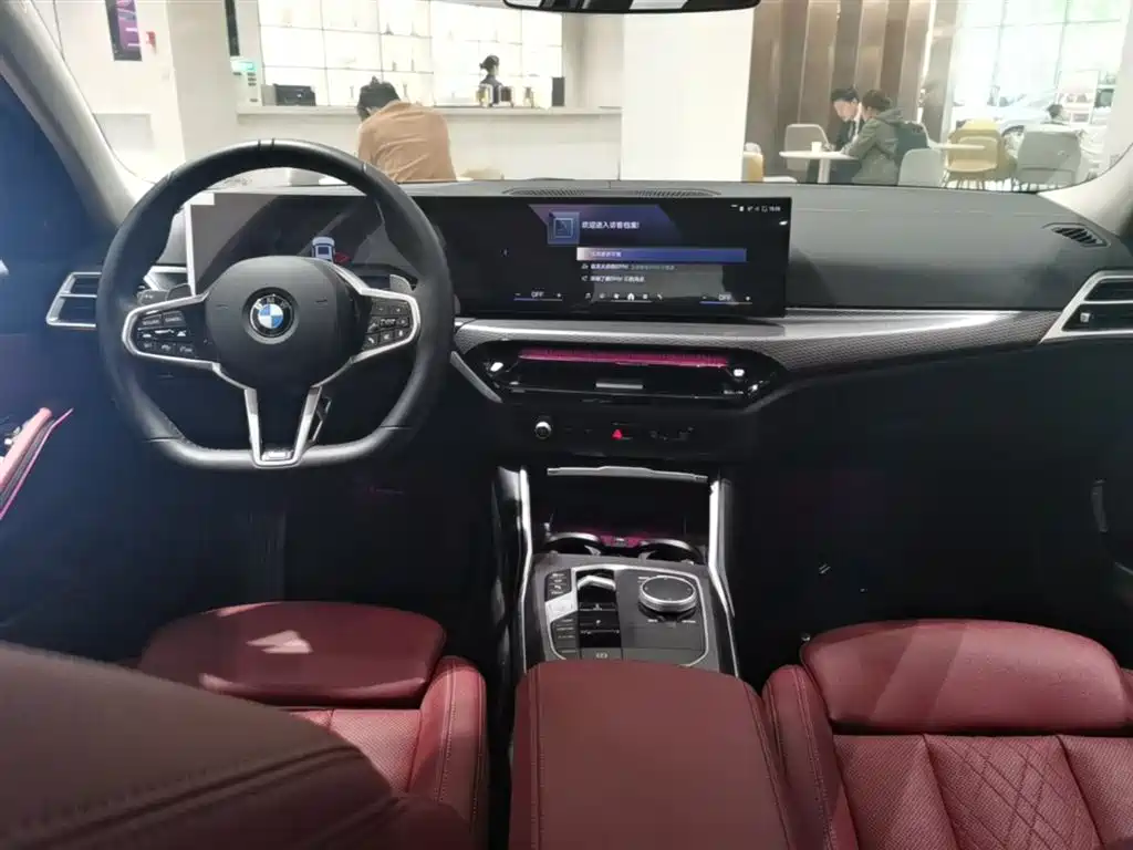 BMW 3 Series 2024 — фото 10